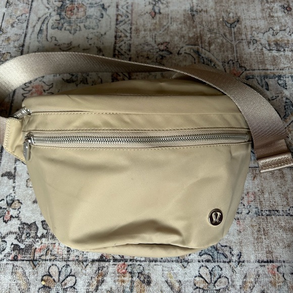 Lululemon City Adventurer Belt Bag 2.5L - Picture 7 of 9